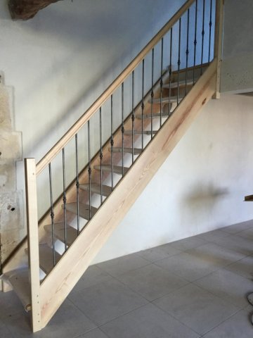 Création d'escalier en bois sur mesure à Saintes